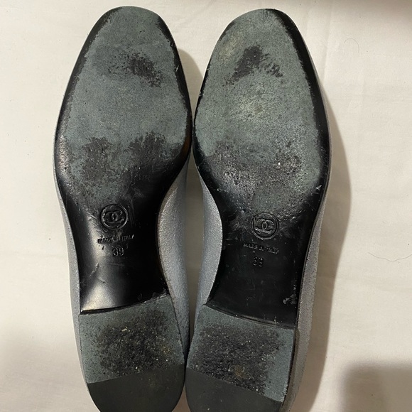 Chanel silver leather loafers - Picture 4 of 7